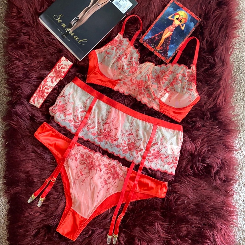 Empress Mimi Foxy Cleopatra Set